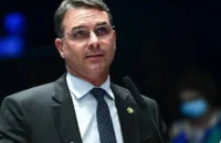Crise no STF vira “ganha-ganha” para Flávio Bolsonaro, avaliam aliados