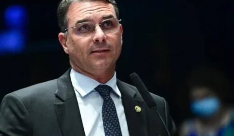 Crise no STF vira “ganha-ganha” para Flávio Bolsonaro, avaliam aliados