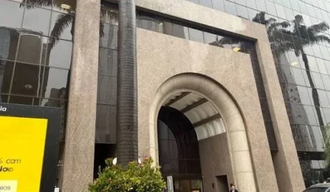Marquise desaba na Faria Lima e deixa duas pessoas feridas em prédio empresarial