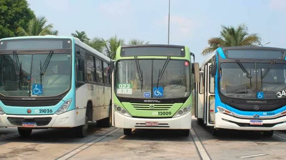 Ônibus voltam a circular em Manaus após mais de quatro horas de paralisação