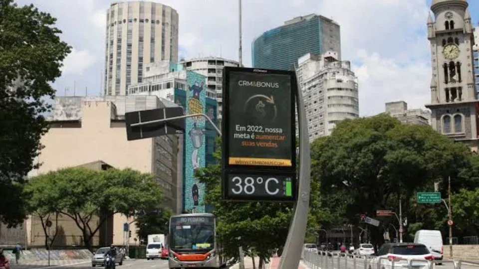 São Paulo tem alertas para onda de calor e tempestades na virada do mês