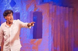 Paulo Betti transforma a própria vida em espetáculo e sobe ao palco em Porto Alegre
