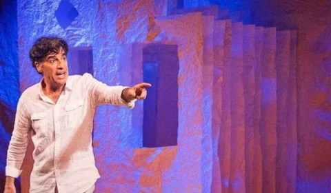 Paulo Betti transforma a própria vida em espetáculo e sobe ao palco em Porto Alegre