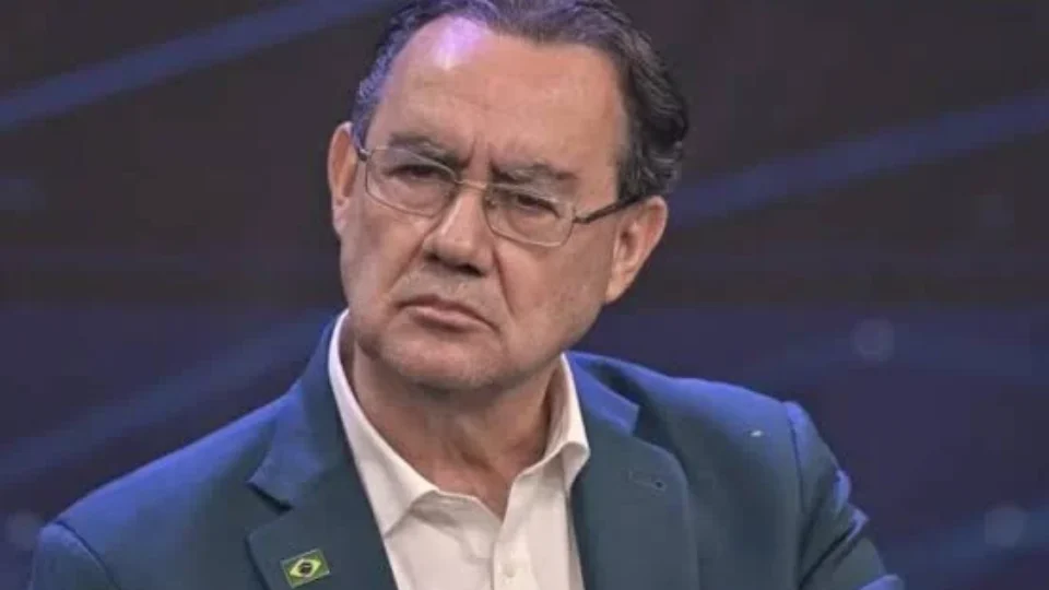 Augusto Cury diz que Flávio Bolsonaro vai “do centro à esquerda”