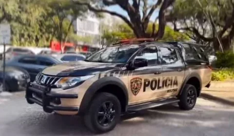 Casal é rendido ao chegar de viagem e tem casa roubada em BH