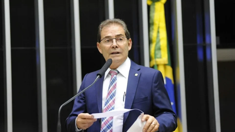 Paulinho desafia Kassio Nunes e Mendonça no STF por propaganda