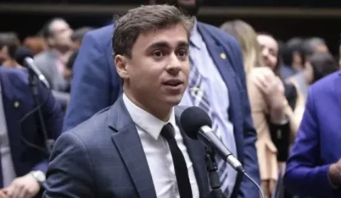 Conversas com Vorcaro pressionam Nikolas Ferreira e colocam campanha na defensiva