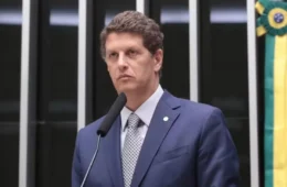 Ricardo Salles desiste do Senado e anuncia apoio a Derrite e André do Prado