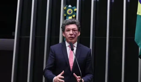 PT avança com PEC para limitar mandato de ministros do STF após Lula defender reforma do Judiciário