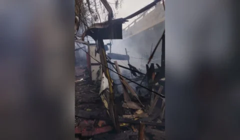 Incêndio destrói quase 30 moradias em comunidade na Zona Norte de SP