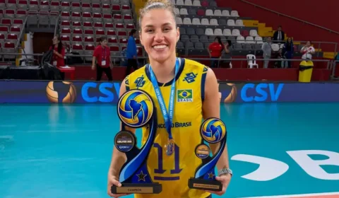 Karina sofre fratura no tornozelo e está fora do Sul-Americano de vôlei