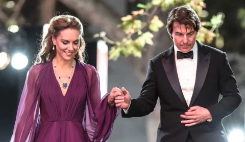 Tom Cruise quebra etiqueta real ao dar a mão para Kate Middleton durante estreia de “Digger”