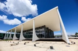 STF volta ao centro do debate em conversa entre Davidson Cavalcante e André Marsiglia no NC News Acontece