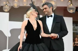 Lady Gaga e Michael Polansky tiveram primeira filha por barriga de aluguel, diz site