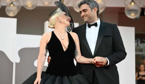 Lady Gaga e Michael Polansky tiveram primeira filha por barriga de aluguel, diz site