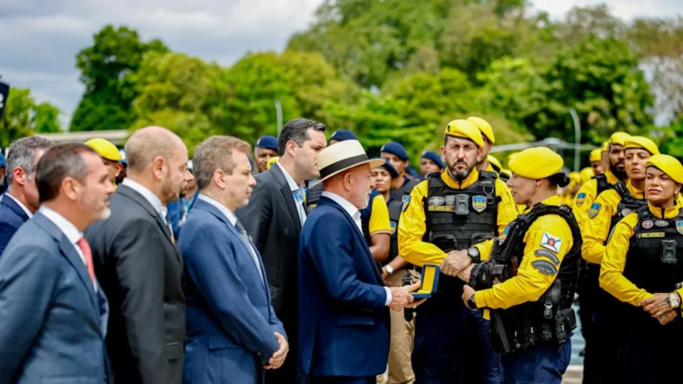 Lula lança ação integrada contra crime organizado no Rio com forças federais, estaduais e municipais
