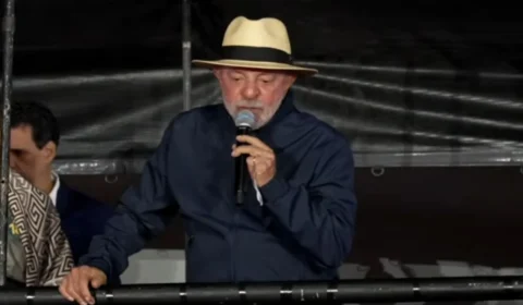Lula diz que Banco Master foi “legalizado” no governo Bolsonaro e leva escândalo ao centro da campanha