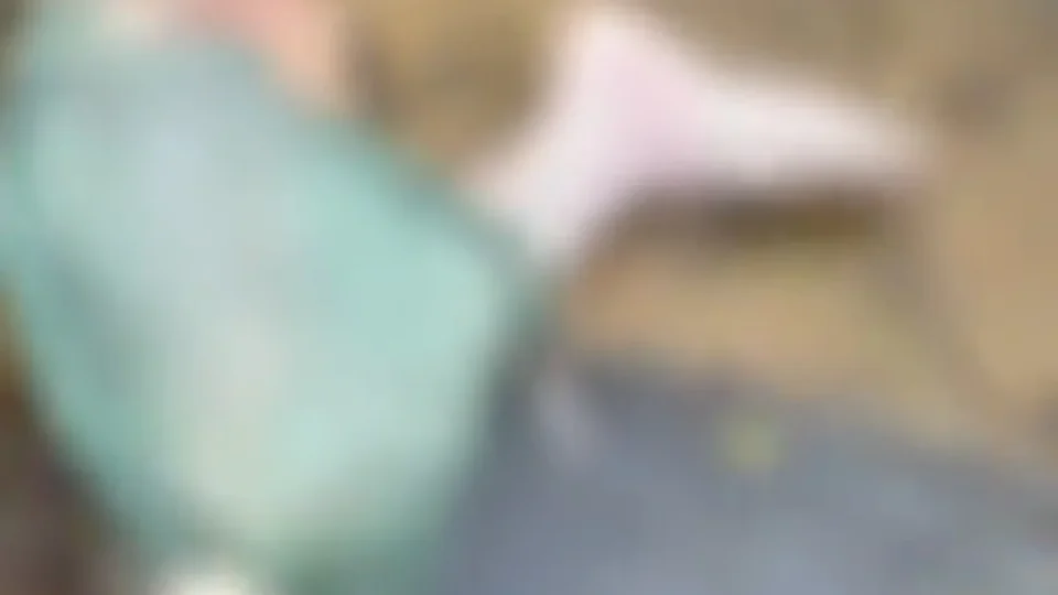 Mala com pernas humanas é encontrada boiando no mar em São Vicente