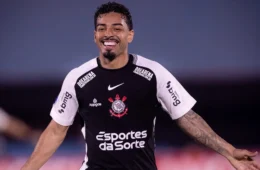 Matheus Bidu se destaca no Corinthians e vira peça-chave na construção de jogadas no Brasileirão