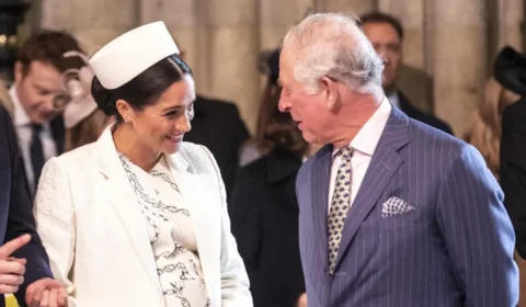 Rei Charles veta Meghan duquesa de Sussex e filhos em atos reais