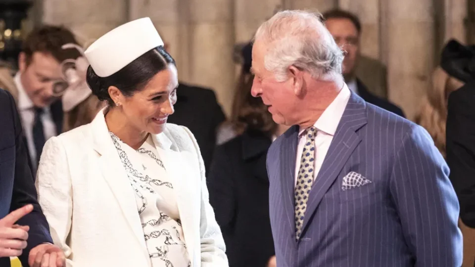 Rei Charles veta Meghan duquesa de Sussex e filhos em atos reais