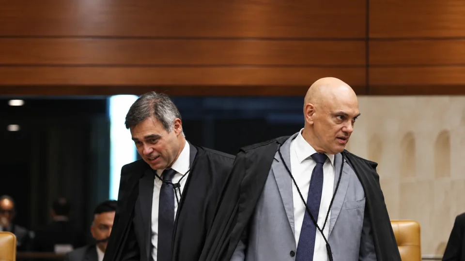 BOMBA NO STF: Mendonça pede afastamento de Moraes e confronto entre ministros explode