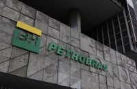 Petrobras recua de aumento da gasolina após fim de desconto; veja como ficam os preços