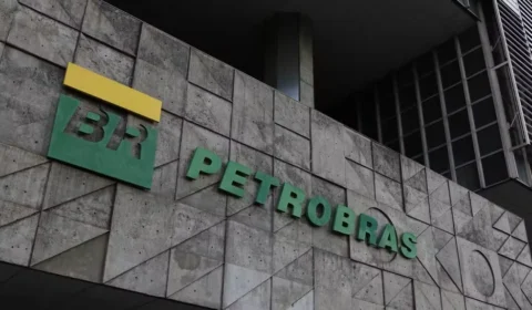 Petrobras recua de aumento da gasolina após fim de desconto; veja como ficam os preços
