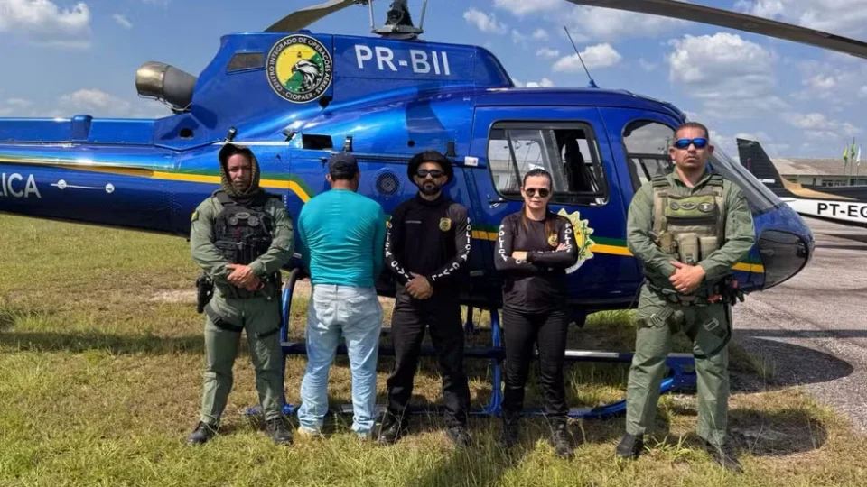 Pai é preso suspeito de perseguir filha de 11 anos com faca no Acre