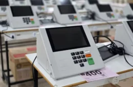 Urnas eletrônicas passam por testes e são lacradas para eleições no Acre