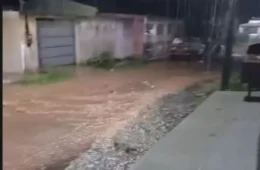 Tempestade derruba barracas da Feira da Economia Solidária em Rio Branco