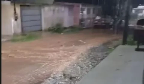Tempestade derruba barracas da Feira da Economia Solidária em Rio Branco