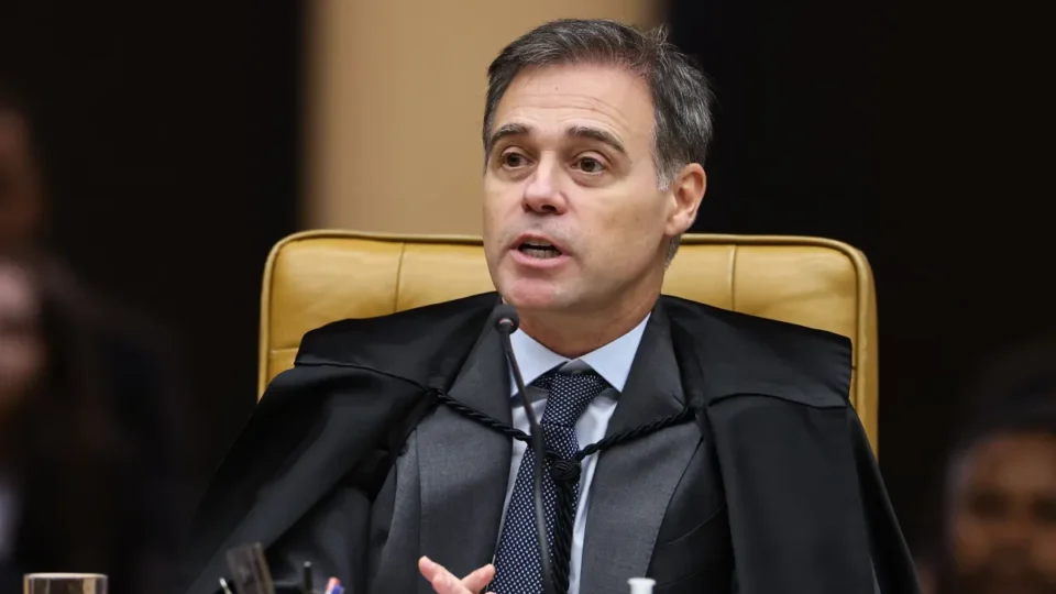 Mendonça rebate acusações de Moraes e pede a Fachin arquivamento de ação