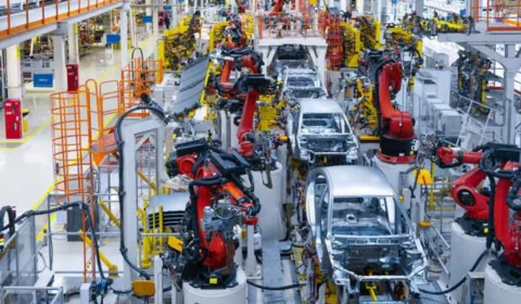 Produção industrial tem pior agosto em 11 anos e intenção de investir cai ao menor nível desde 2020