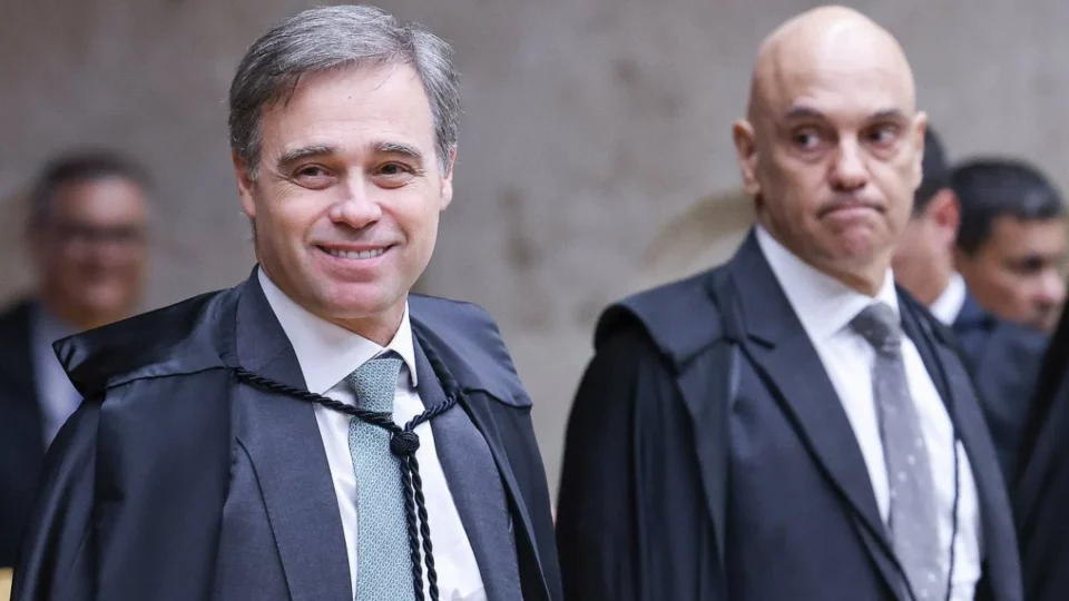 Moraes pode responder por advocacia administrativa ou corrupção passiva, avalia advogado