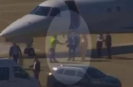 Escritório de esposa de Moraes confirma voos em jatinho ligado a Vorcaro e diz que serviço era de táxi aéreo