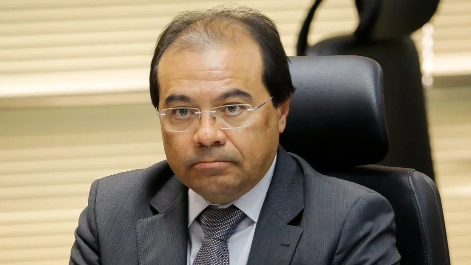 Irmão de Flávio Dino conduz sessão que analisa atuação de Paulo Gonet no caso Master