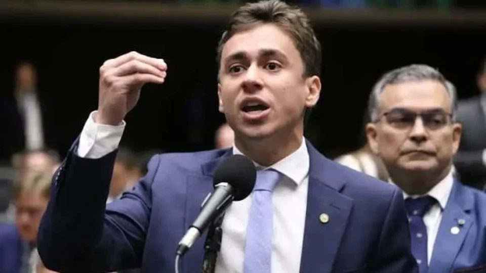 Nikolas Ferreira rebate Lula e Janja após ser chamado de “canalha”