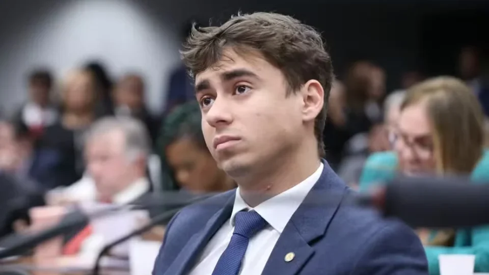 Petistas pedem inelegibilidade de Nikolas Ferreira por divulgação de documento falso atribuído à PF