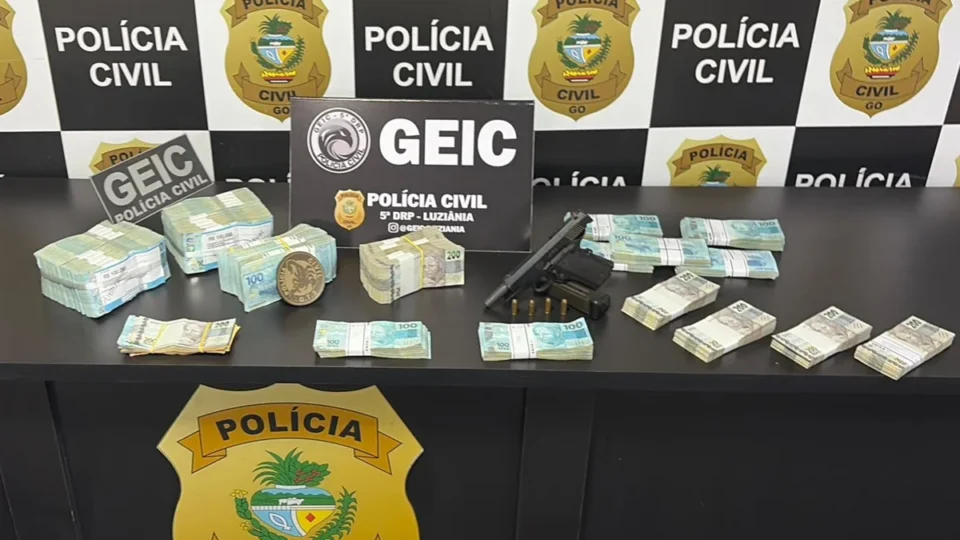 Homem é preso com pistola e mala com R$ 504 mil após denúncia sobre possível caixa dois