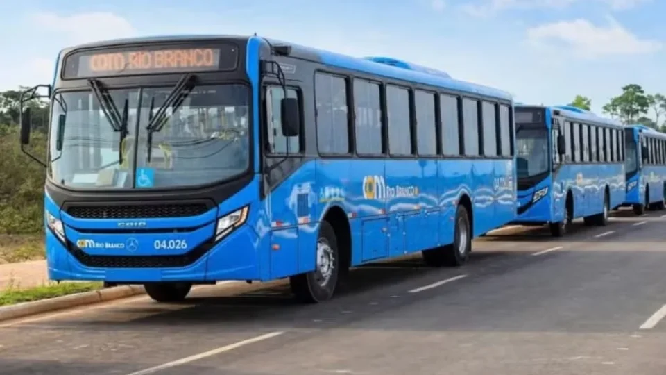Mais 18 ônibus chegam a Rio Branco para renovação do transporte coletivo