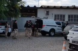 Ex-secretário de Bayeux é alvo de operação contra facção suspeita de expulsar mais de 250 famílias