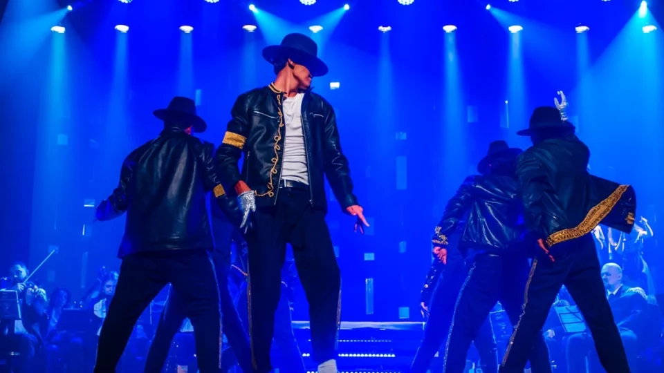Orquestra homenageia Michael Jackson em show gratuito em Brasília
