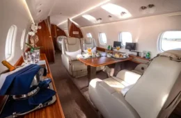 Legacy 650: conheça o jato ligado a Vorcaro usado por Flávio Bolsonaro e Alexandre de Moraes