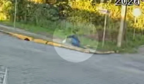 Calçada cede e homem cai em cratera de 3 metros na Serra Gaúcha