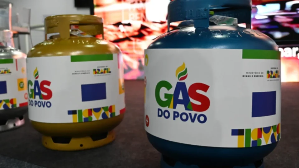 Gás do Povo libera vale-recarga para 4,2 mi famílias hoje