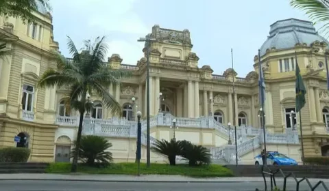 Candidatos ao governo do Rio cumprem agenda de campanha neste domingo veja programação