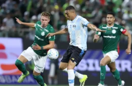 Weverton brilha contra ex-clube, segura Palmeiras e garante empate do Grêmio