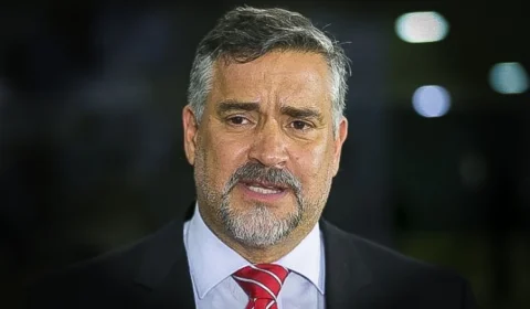 Pimenta cobra transparência total no caso Master: “Doa a quem doer”