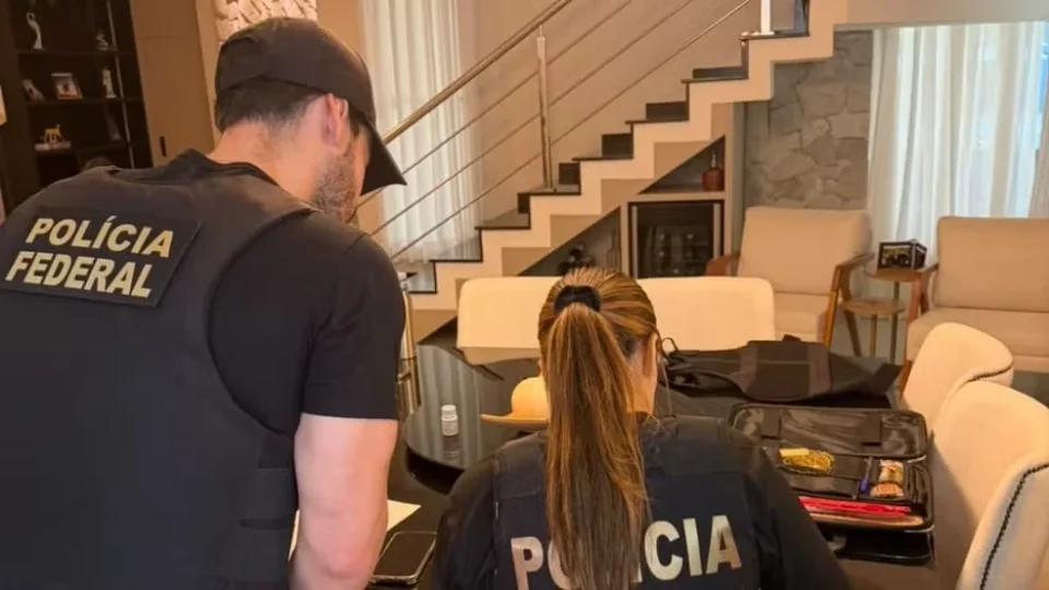 PF bloqueia mais de R$ 17 milhões em operação que investiga crimes eleitorais no AM